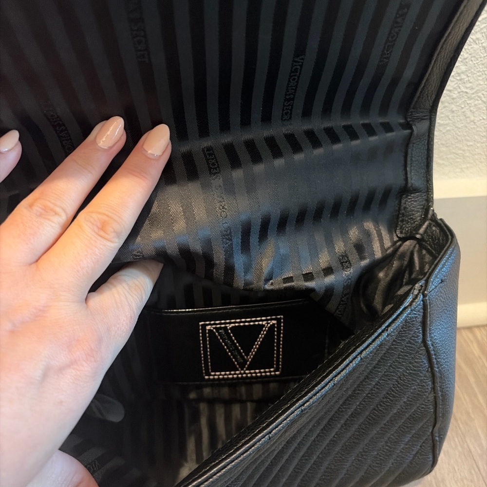 Victoria's Secret Black Chevron Shoulder Bag - Picture 7 of 7